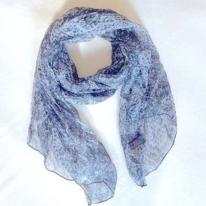 Marc Rozier Lightweight Scarf